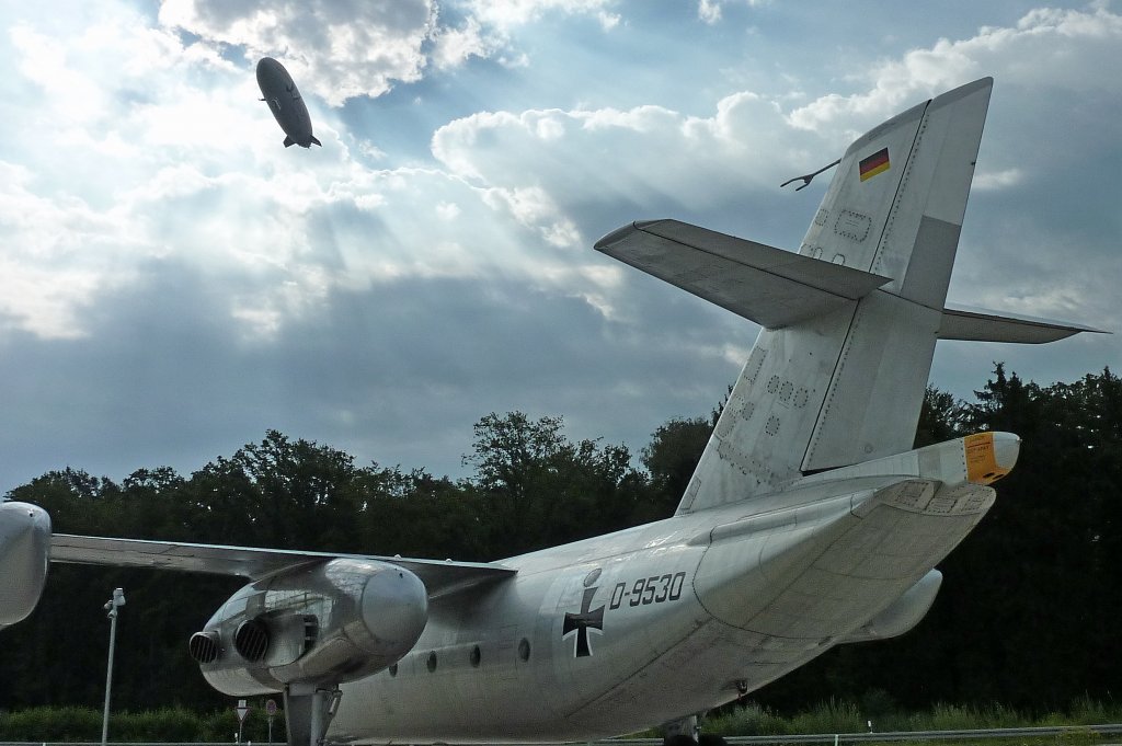 zweimal Hi-Tech aus Friedrichshafen, der Zeppelin NT und der erste senkrecht startende Transporter der Welt Do 31, Dornier Museum Friedrichshafen