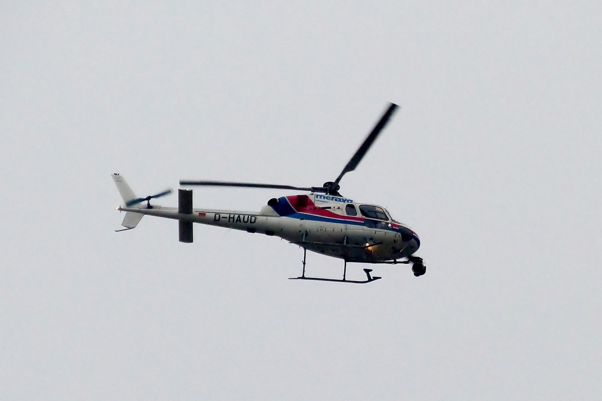 . D-HAUD; Meravo Helicopters Aerospatiale AS-355 N2, aufgenommen in Kln am Hauptbahnhof am 20.11.2014