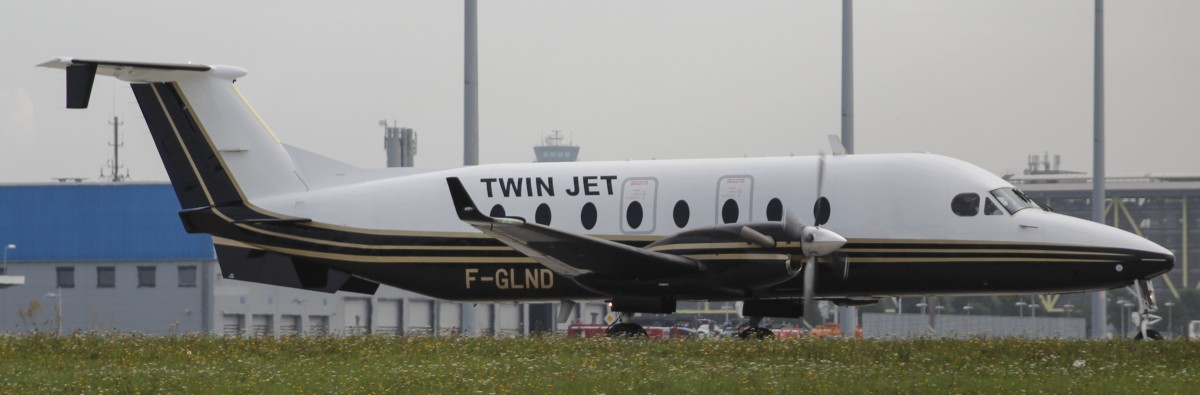 26.09.2015 @ LEJ / Twin Jet Beechcraft 1900D F-GLND