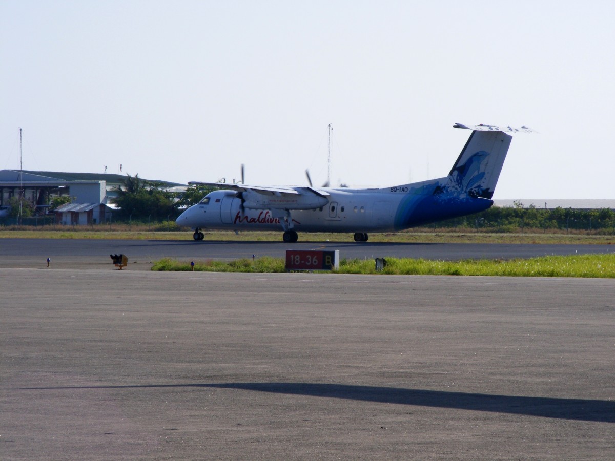 8Q-IAO, Dash 8, Maldivian, Male International Airport (MLE),10.3.2015