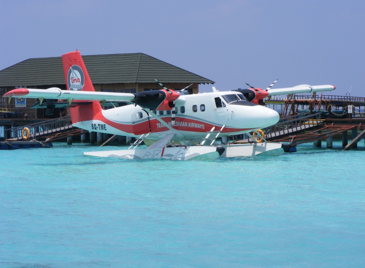 8Q-TME, DHC-6 Twin Otter von TMA hat neue Urlauber auf die Malediveninsel Meedhupparu gebracht. 10.3.2015