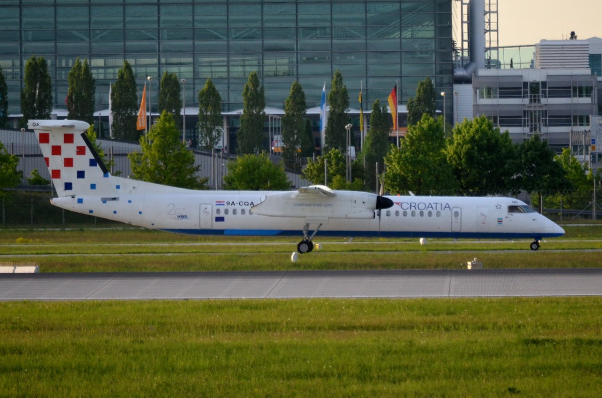 9A-CQA Croatia Airlines De Havilland Canada DHC-8-402Q Dash 8  unterwegs zum Gate in München   11.05.2015