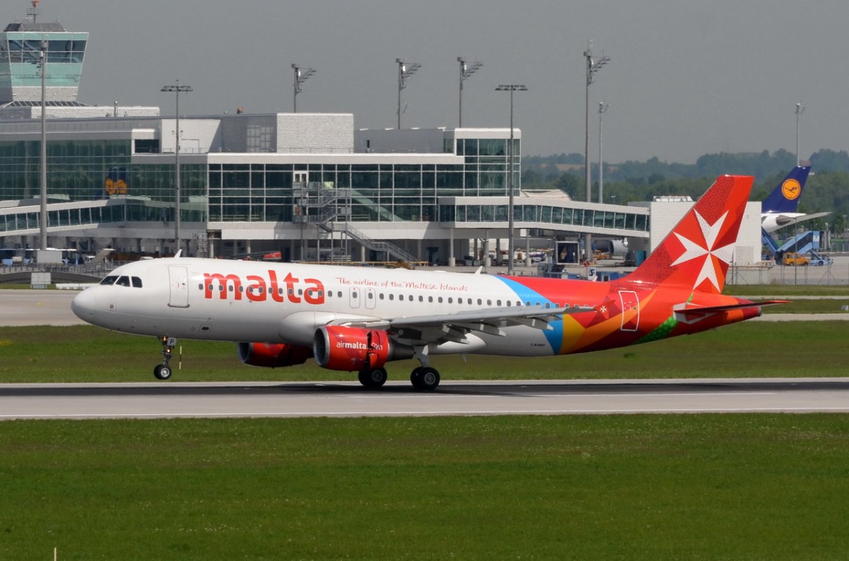 9H-AEP Air Malta Airbus A320-214   am 12.05.2015 in München bei der Landung