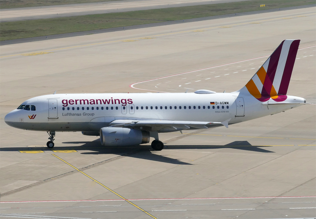 A 319-100, D-AGWM, Germanwings taxy in CGN - 09.04.2017