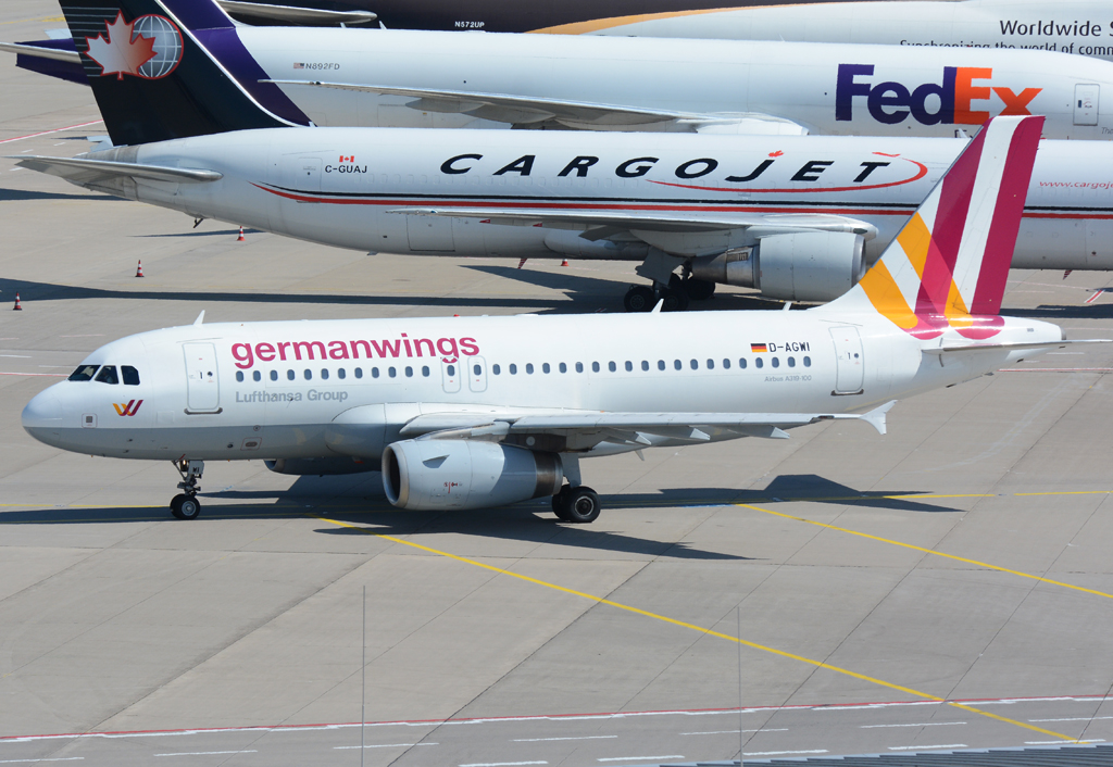 A 319-100 Germanwings, D-AGWI, taxy at CGN - 02.08.2015