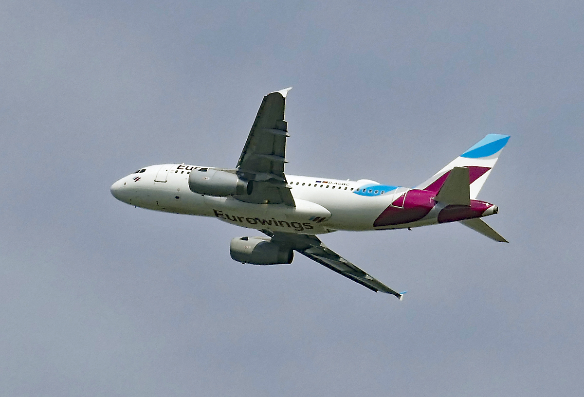 A 319-132 Eurowings, D-AGWC takeoff in DUS - 12.07.2019
