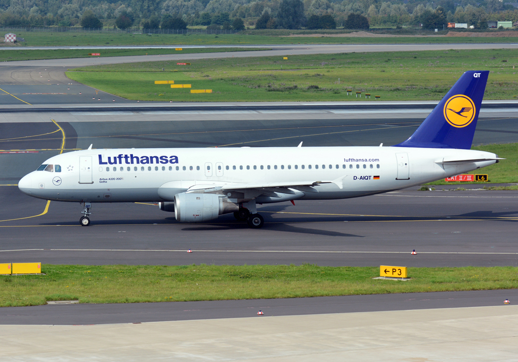A 320-200 D-AIQT Lufthansa  Gotha  taxy at DUS - 04.09.2014