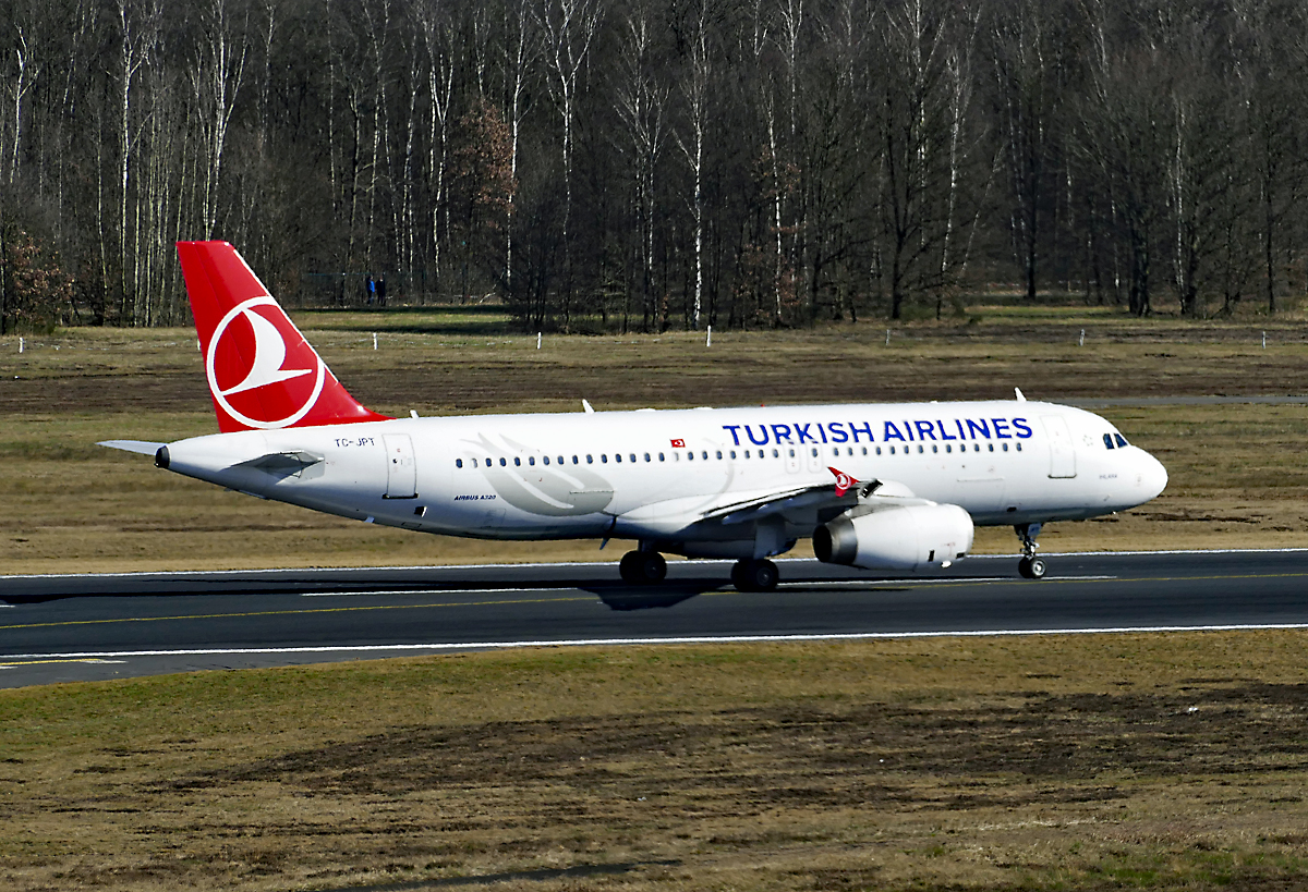 A 320-232 Turkish Airlines TC-JPT, startet in CGN 25.02.2018