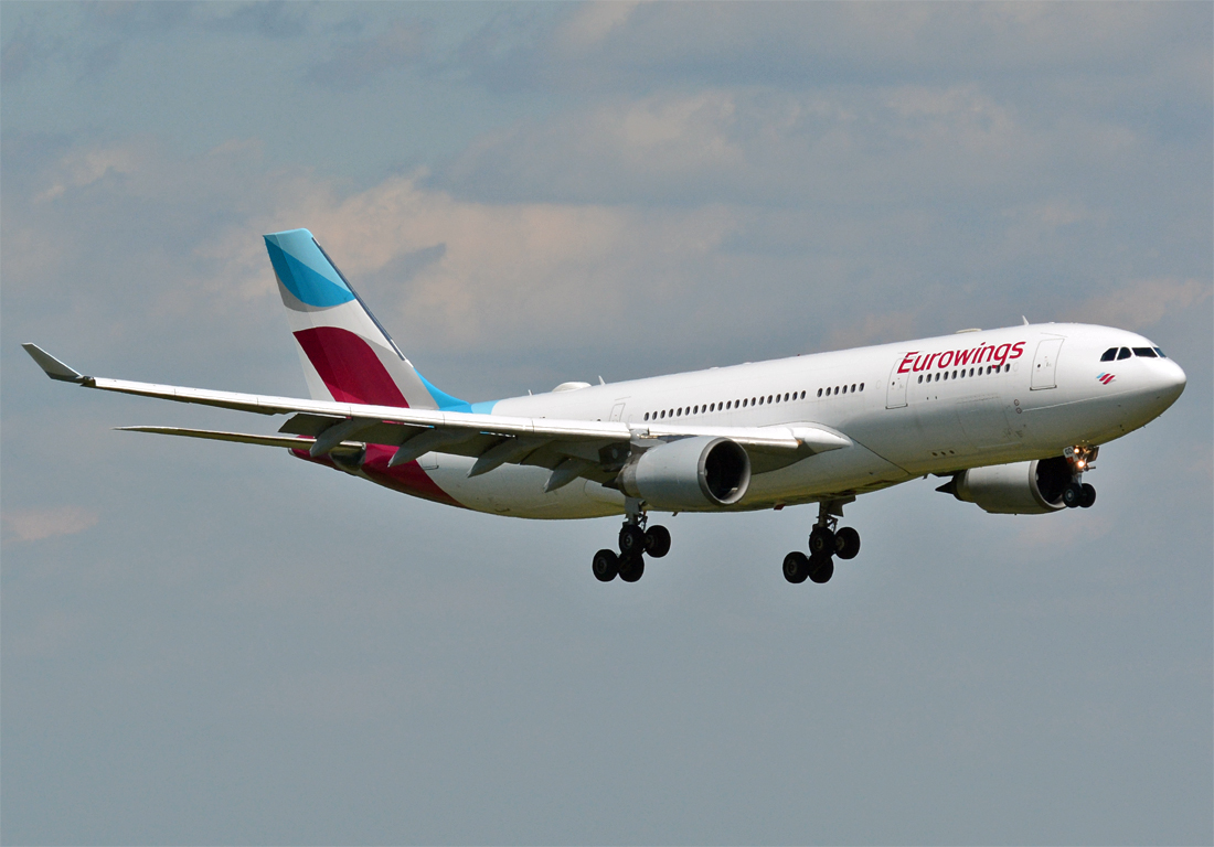 A 330-200 Eurowings, D-AXGD, final approach CGN - 10.07.2016