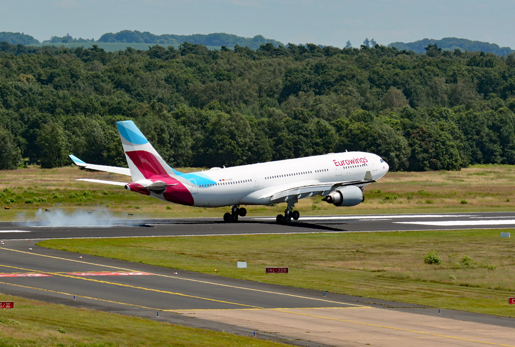 A 330-200 Eurowings, D-AXGD, touchdown in CGN - 10.07.2016