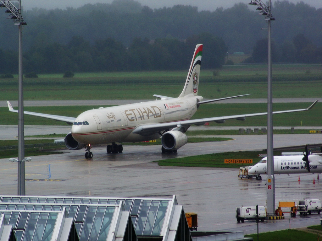 A6-AFE Etihad Airways Airbus A330-343X     14.09.2013

Flughafen Mnchen