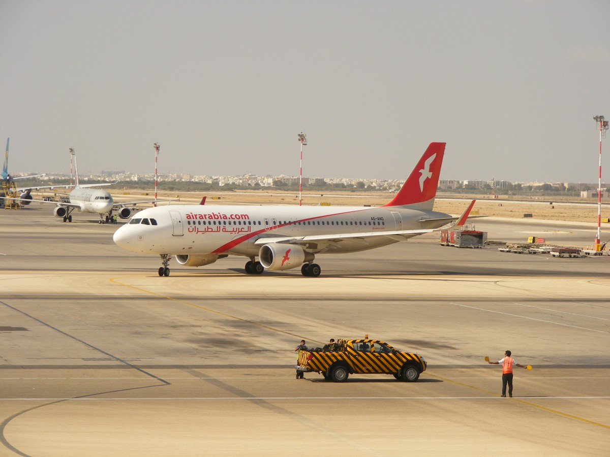 A6-ANO, Air Arabia, A 320, Muscat International Airport (MCT), 14.11.2014 