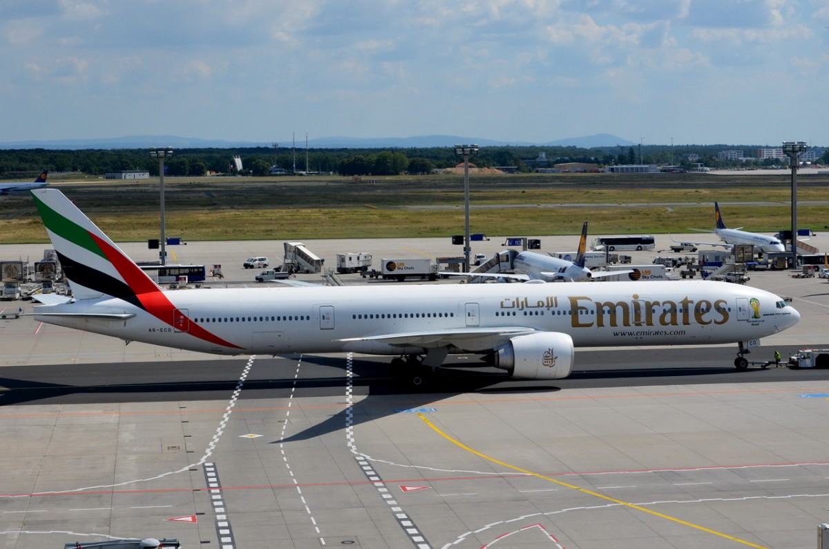 A6-ECO Emirates Boeing 777-36N (ER)   zum Start in Frankfurt 15.07.2014