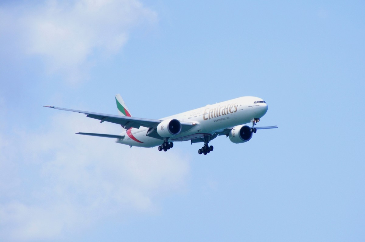A6-ECW, Boeing 777, Emirates, Seychelles International Airport (SEZ),1.10.2015