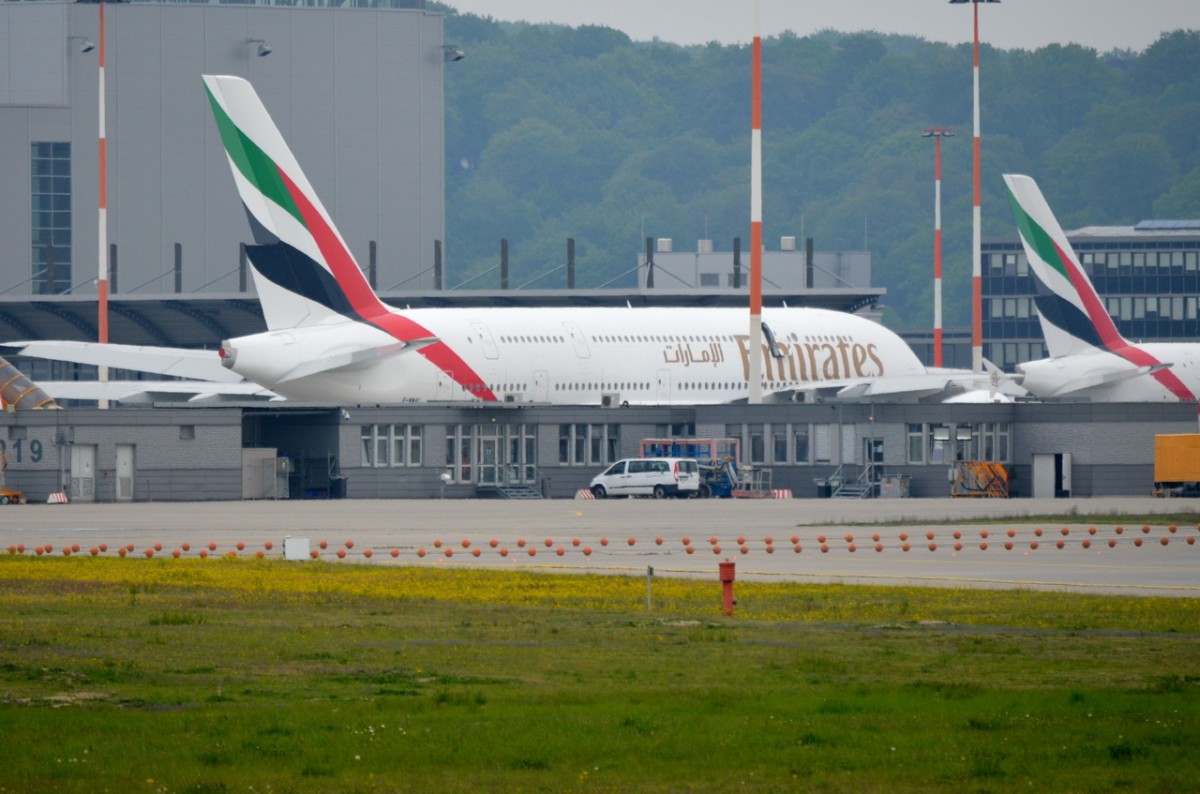 A6-EEW   Emirates Airbus A380-861   F-WWAE    0153
Hamburg-Finkenwerder   05.05.2014