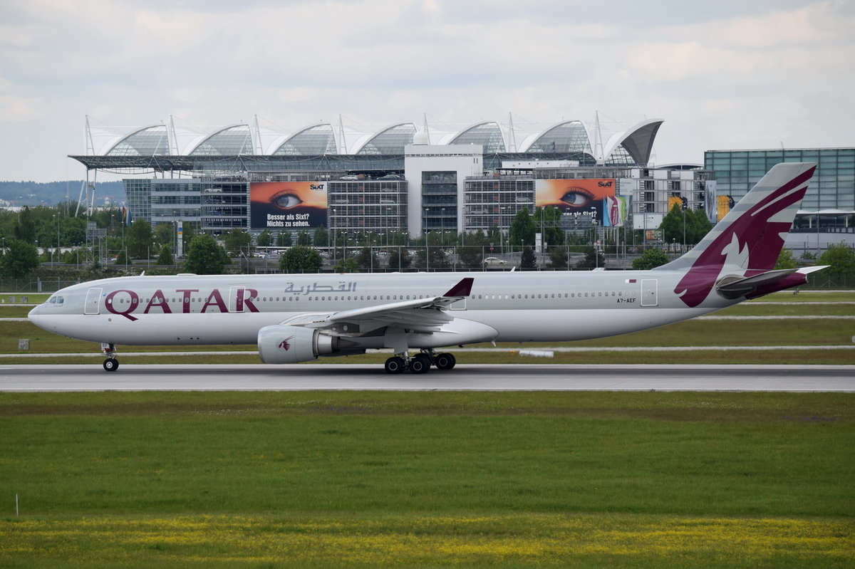 A7-AEF Qatar Airways Airbus A330-302  in München am 20.05.2016 beim Start