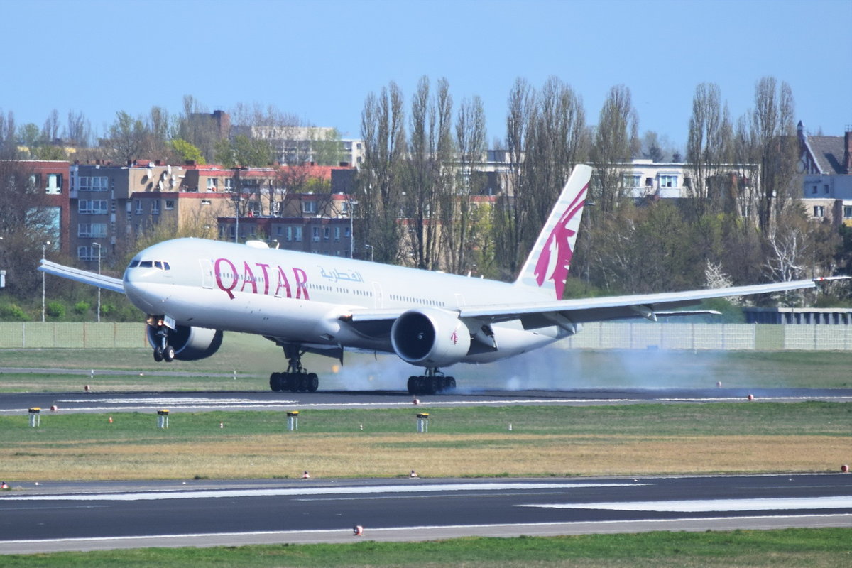 A7-BAV Qatar Airways Boeing 777-3DZ(ER) , TXL , 17.04.2018