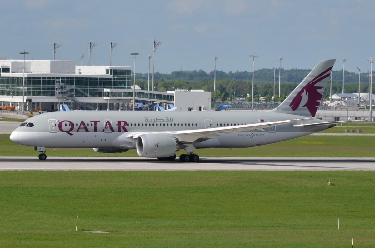 A7-BCE Qatar Airways Boeing 787-8 Dreamliner  in München Franz Josef Strauss beim Start  10.05.2015