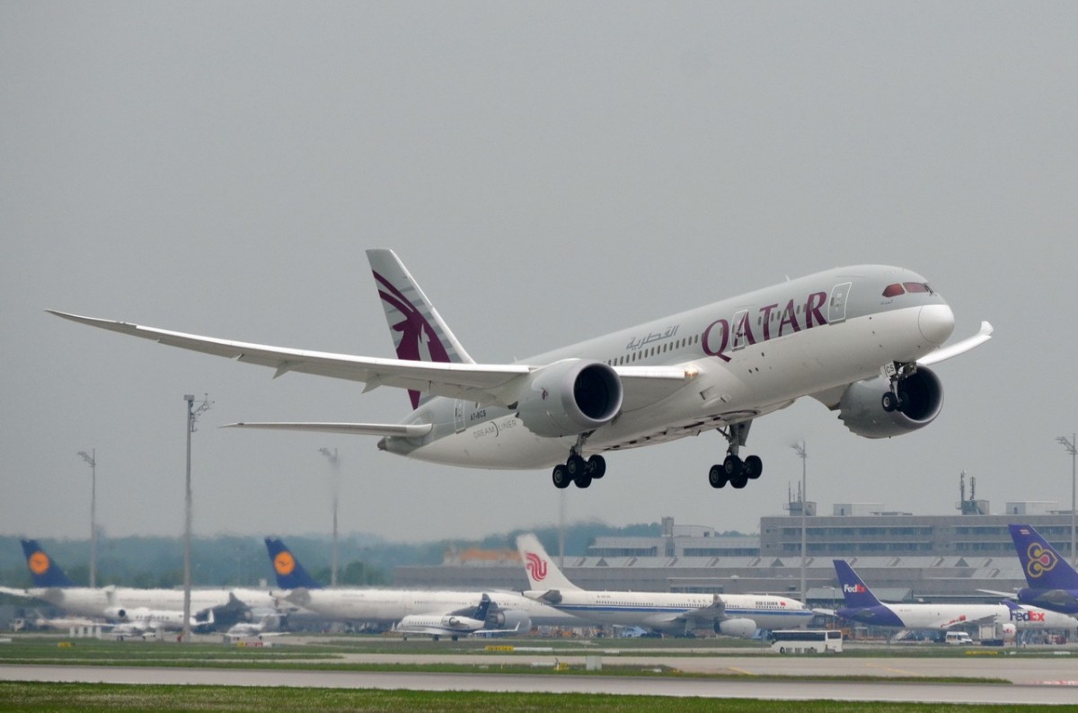 A7-BCS Qatar Airways Boeing 787-8 Dreamliner  nach dem Start in München  15.05.2015