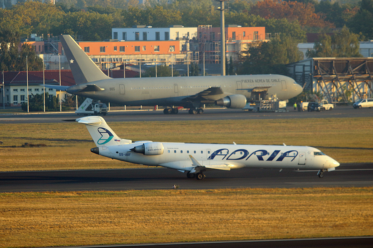 Adria Airways, CRJ701(ER), S5-AAY, Chile Air Force, Boeing B 767-3YO(ER), 985, TXL, 11.10.2018
