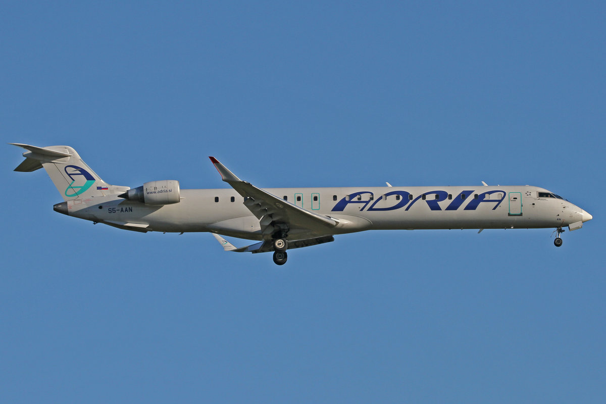 Adria Airways (JP-ADR), S5-AAN, Bombardier/Canadair, CRJ-900 LR (CL-600-2D24), 24.08.2016, FRA-EDDF, Frankfurt, Germany