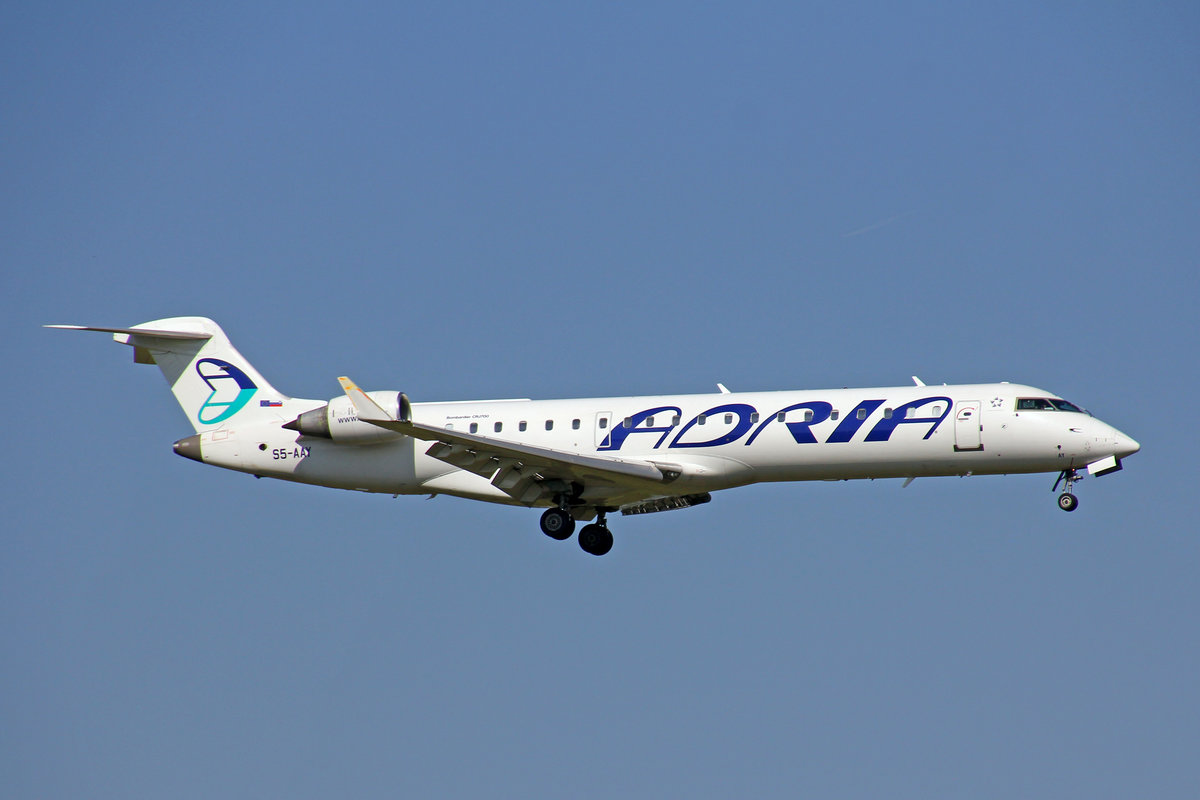 Adria Airways, S5-AAY, Bombardier CRJ-701ER, 13.September 2016, ZRH Zürich, Switzerland.