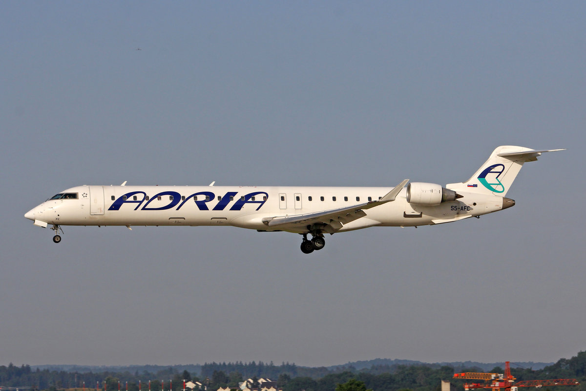 Adria Airways, S5-AFC, Bombardier CRJ-900LR, msn: 15090, 25.Juni 2019, ZRH Zürich, Switzerland.