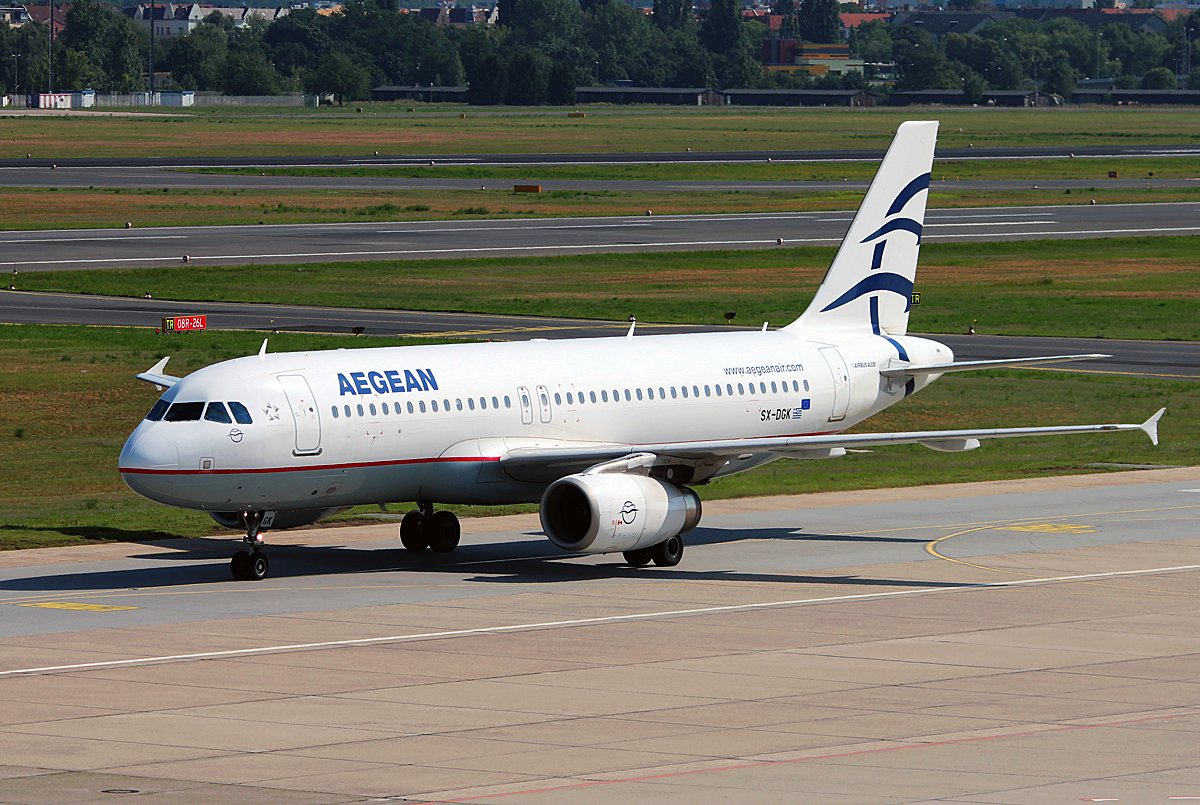 Aegean A 320-232 SX-DGK bei der Ankunft in Berlin-Tegel am 11.07.2014