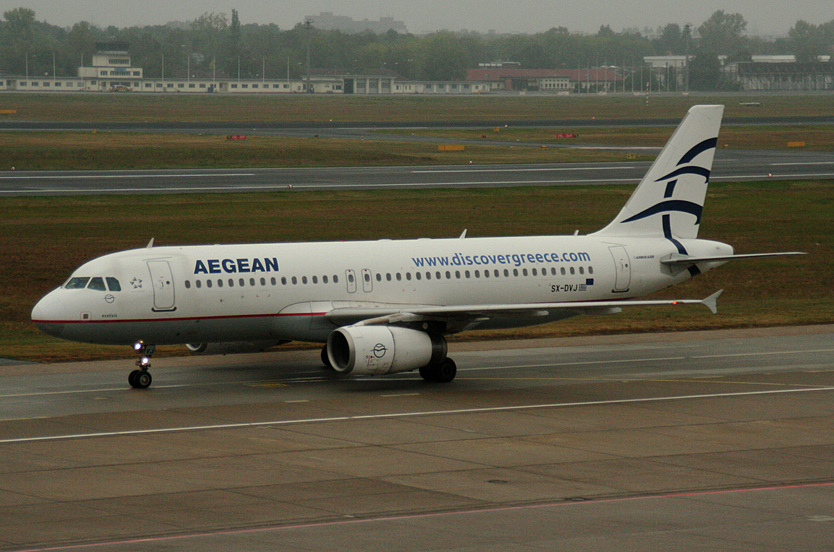 Aegean A 320-232 SX-DVJ bei der Ankunft in Berlin-Tegel am 13.09.2014