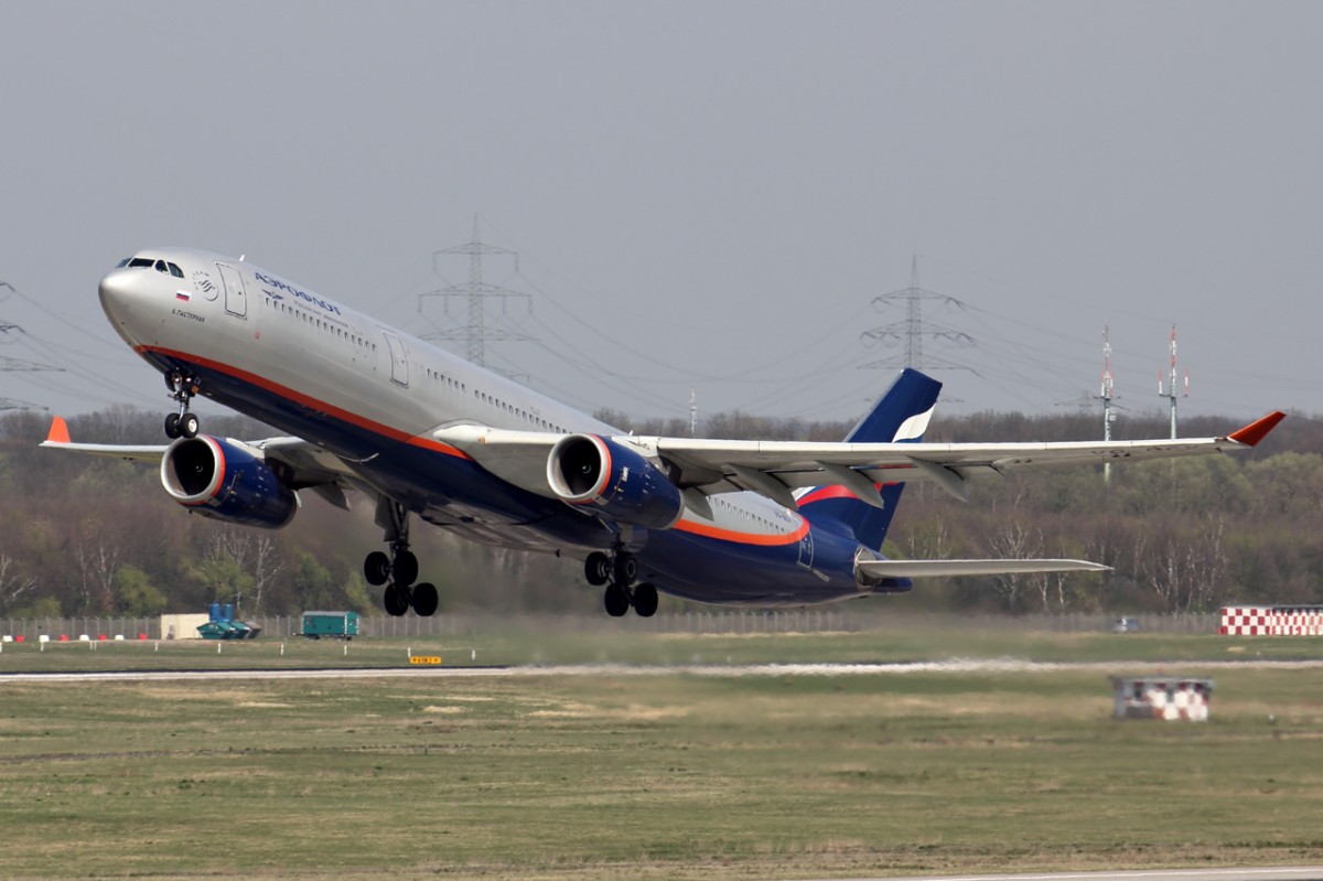 Aeroflot VQ-BCV beim Start in Düsseldorf 14.4.2015