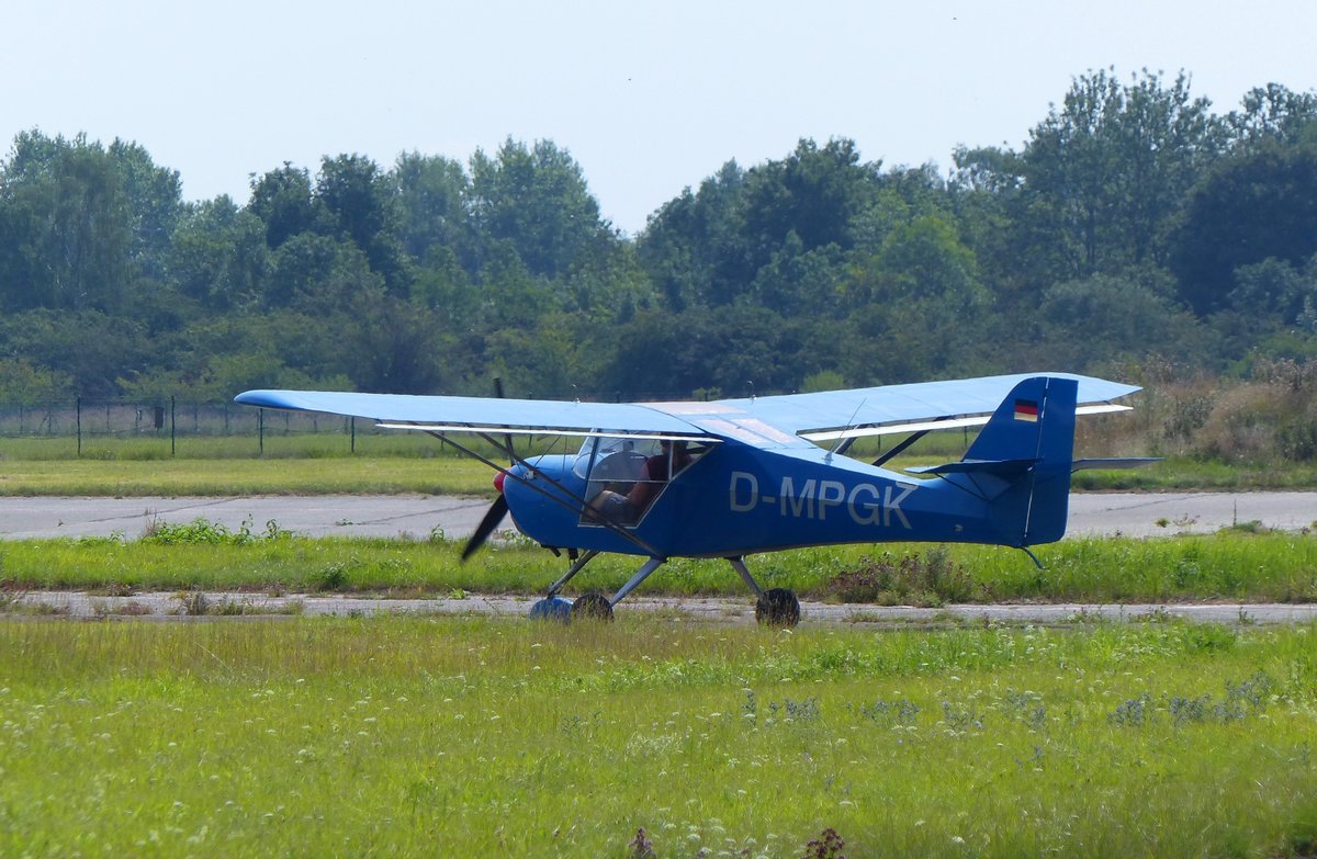 Aeropro Eurofox, D-MPGK auf dem Weg zur Parkposition in Oberschleissheim (EDNX) am 29.7.2018