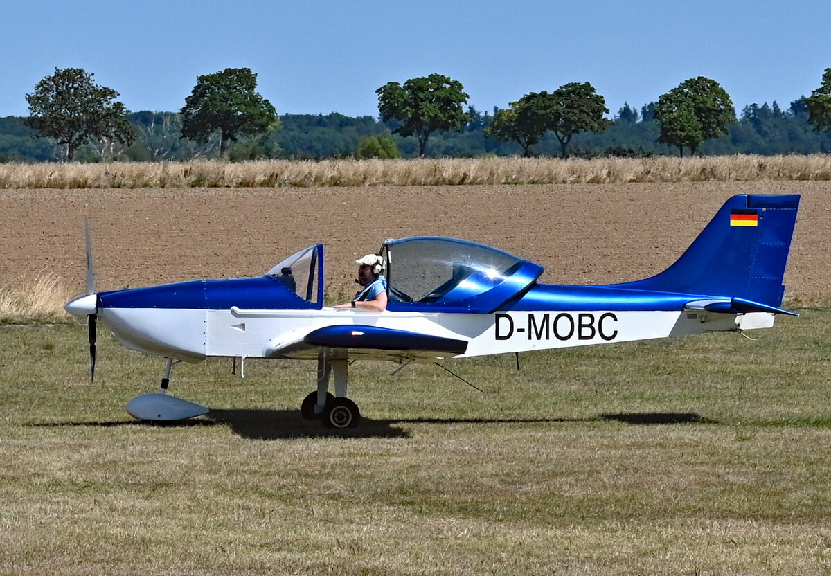 Aerostyle Breezer B-400, D-MOBC am UL-Flugplatz Müggenhausen - 07.08.2022