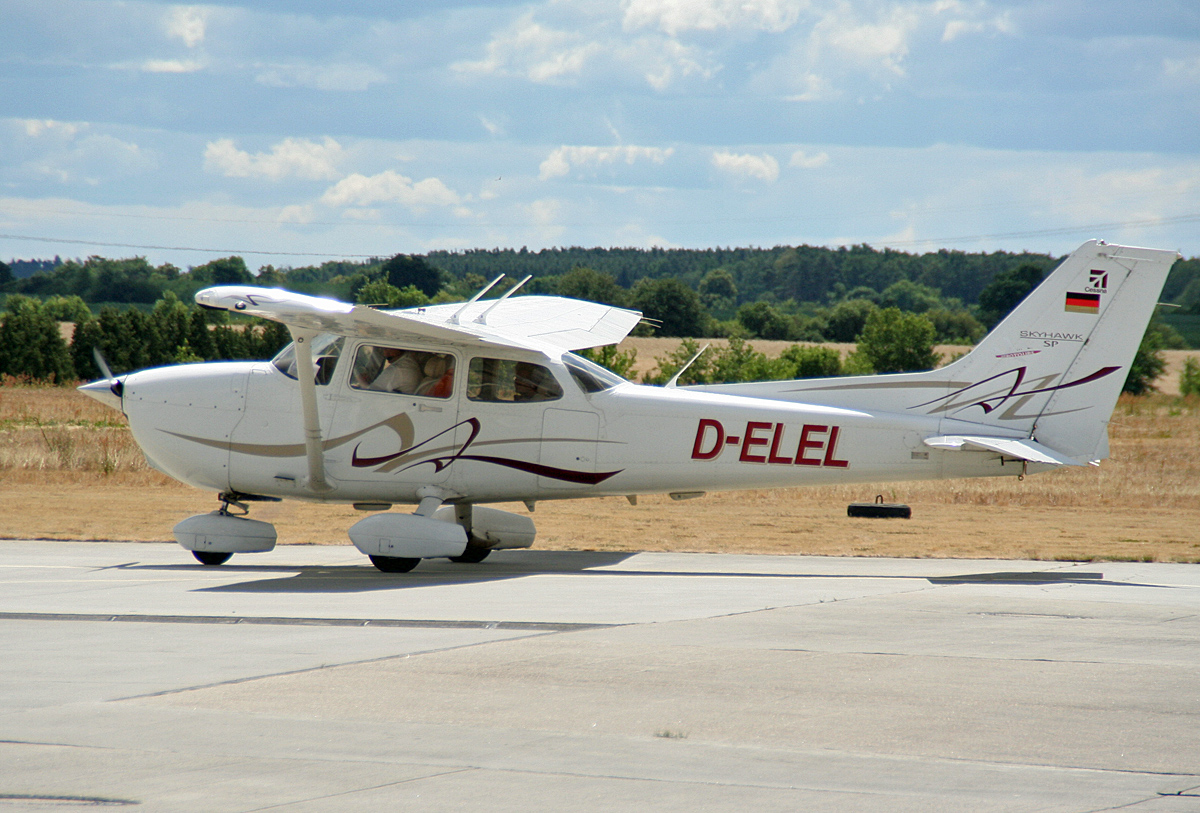 Aerotours, Cessna 172SP, D-ELEL, Flugplatz Strausberg, 01.07.2018