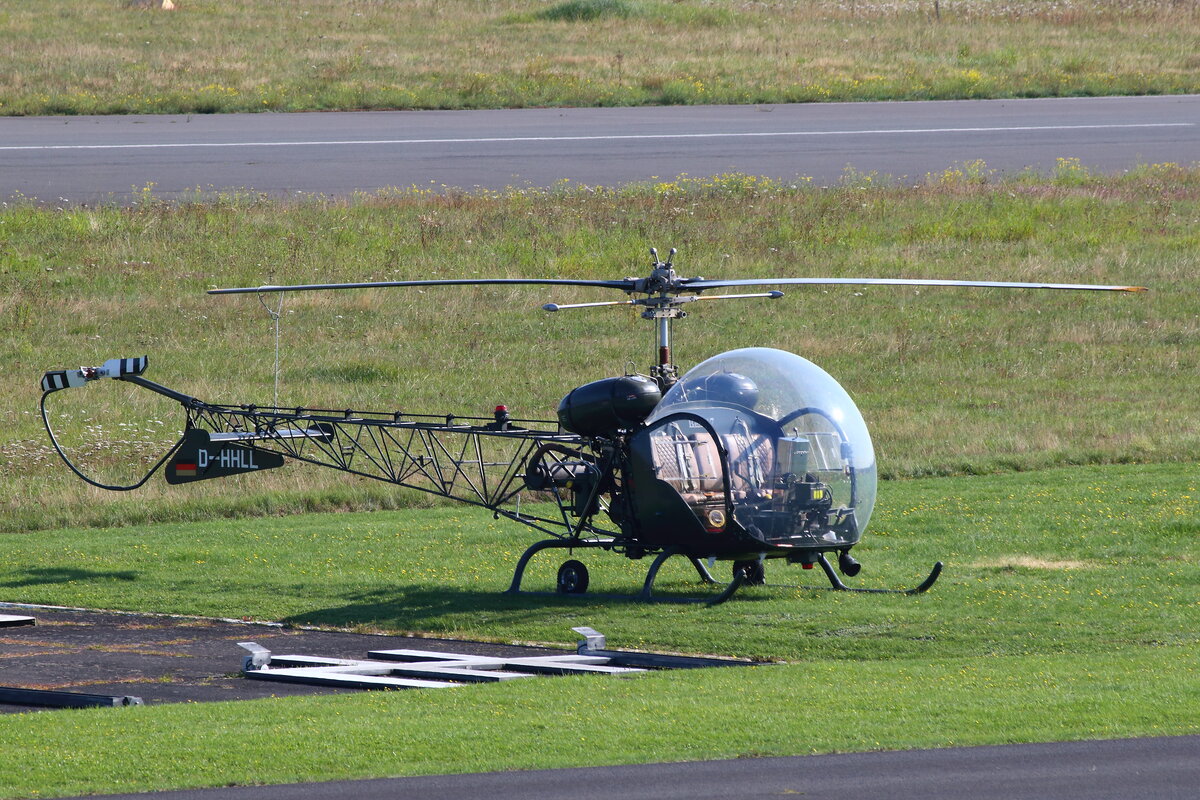 Agusta-Bell 47G-2, D-HHLL, in Bonn Hangelar (EDKB) am 04.09.2021.