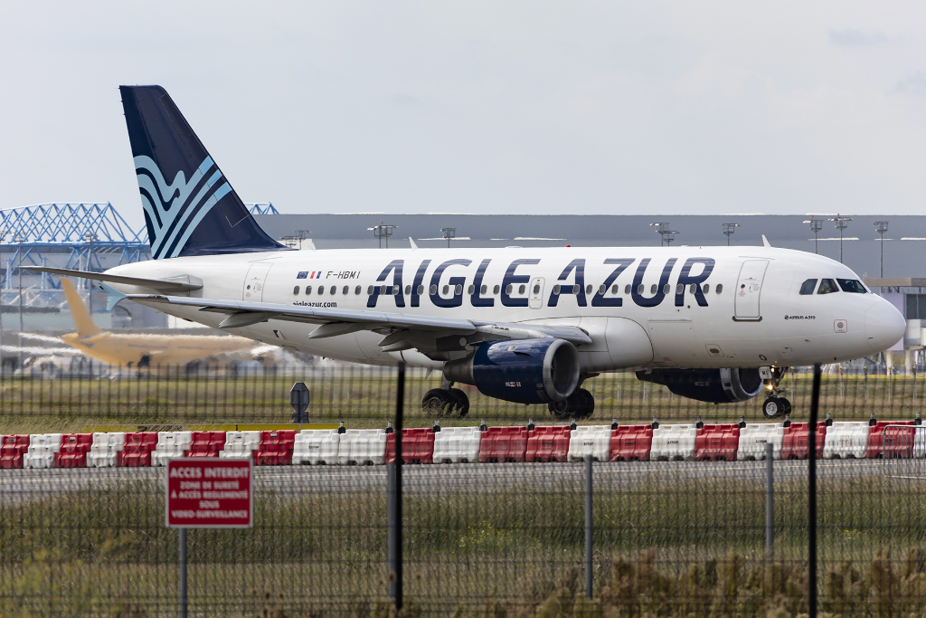 Aigle Azur, F-HBMI, Airbus, A319-114, 29.09.2015, TLS, Toulouse, France 




