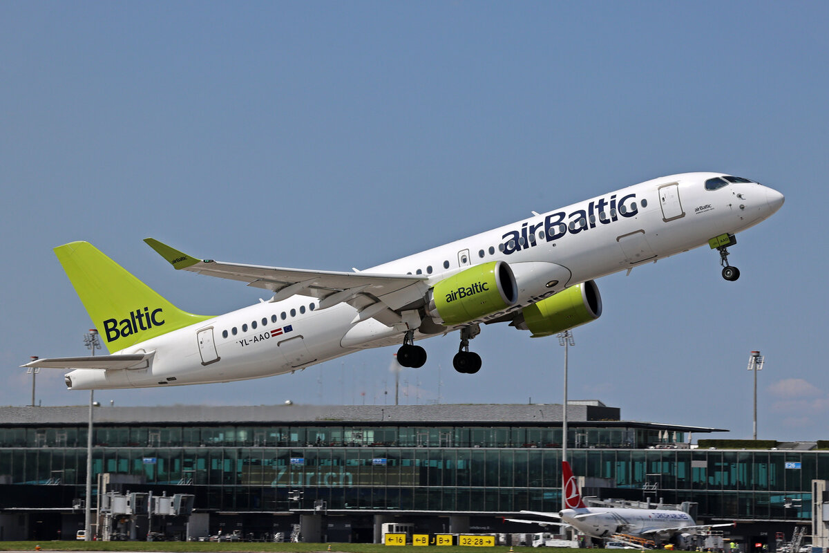 Air Baltic, YL-AAO, Airbus A220-371, msn: 55050, 29.Mai 2023, ZRH Zürich, Switzerland.