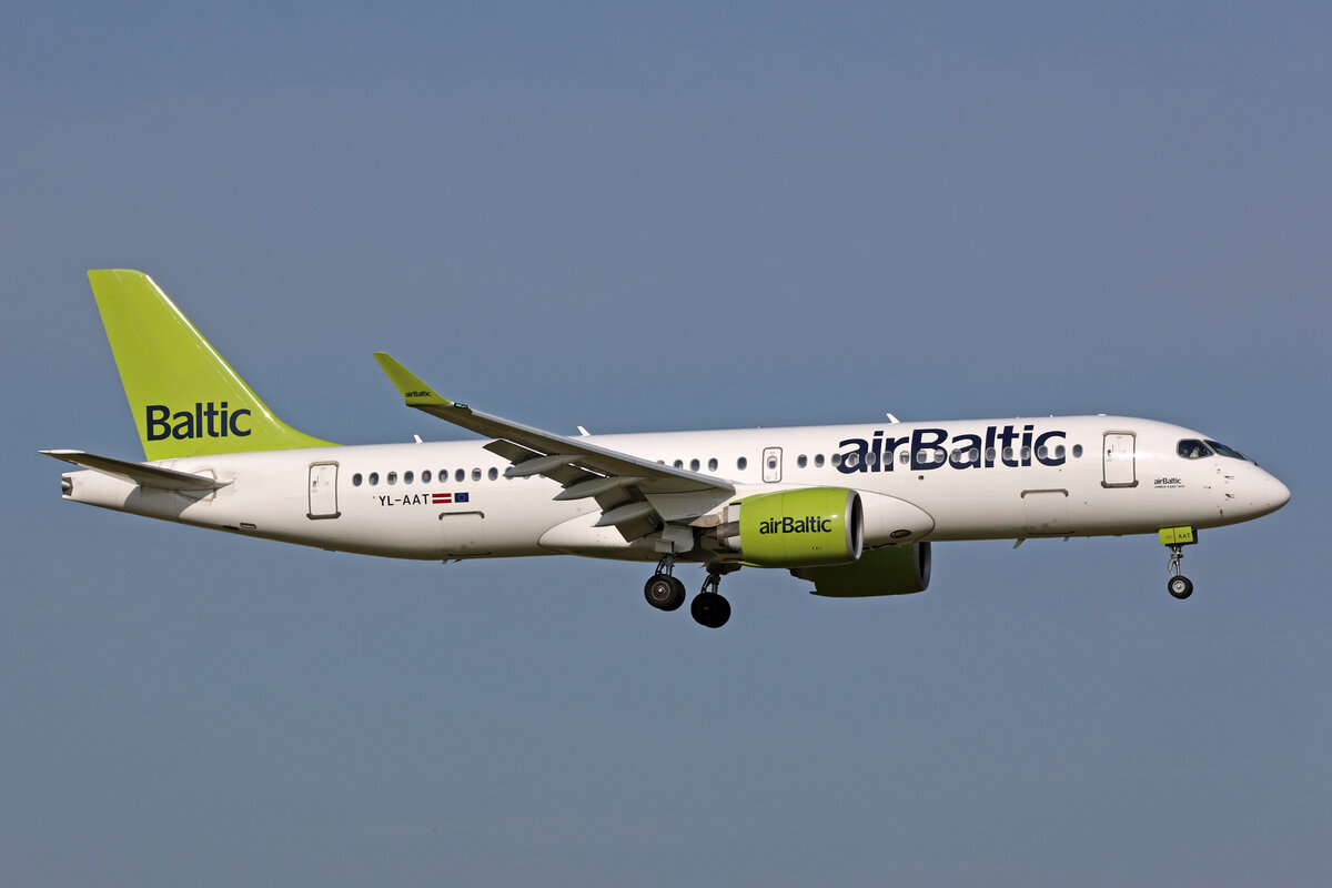 Air Baltic, YL-AAT, Airbus A220-371, msn: 55055, 19.Mai 2023, AMS Amsterdam, Netherlands.