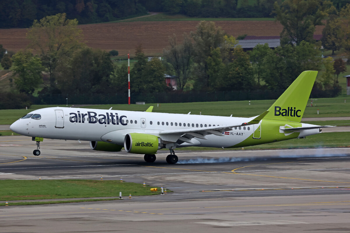 Air Baltic, YL-AAY, Airbus A220-371, msn: 55095, 14.Oktober 2023, ZRH Zürich, Switzerland.