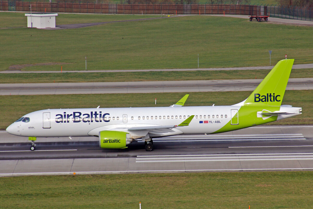 Air Baltic, YL-ABL, Airbus A220-371, msn: 55183, 20.Januar 2023, ZRH Zürich, Switzerland.