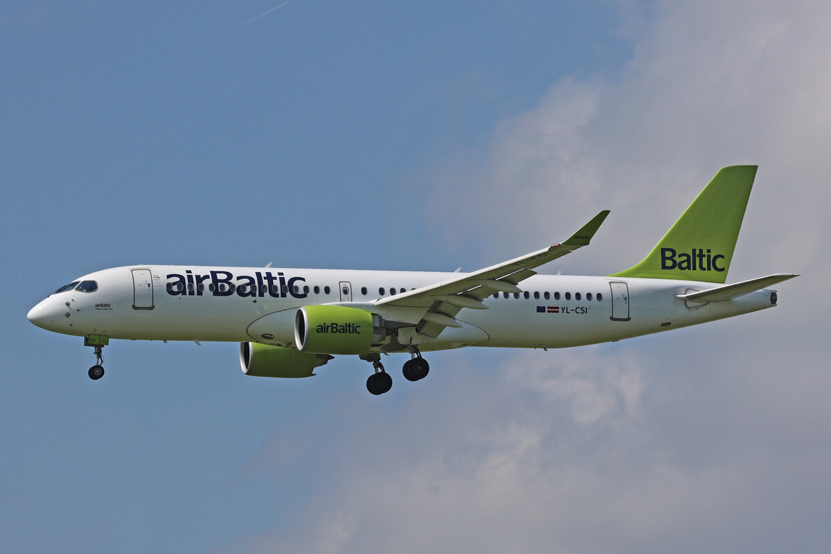 Air Baltic, YL-CSI, Bombardier CS-300, msn: 55034, 03.Mai 2023, ZRH Zürich, Switzerland.