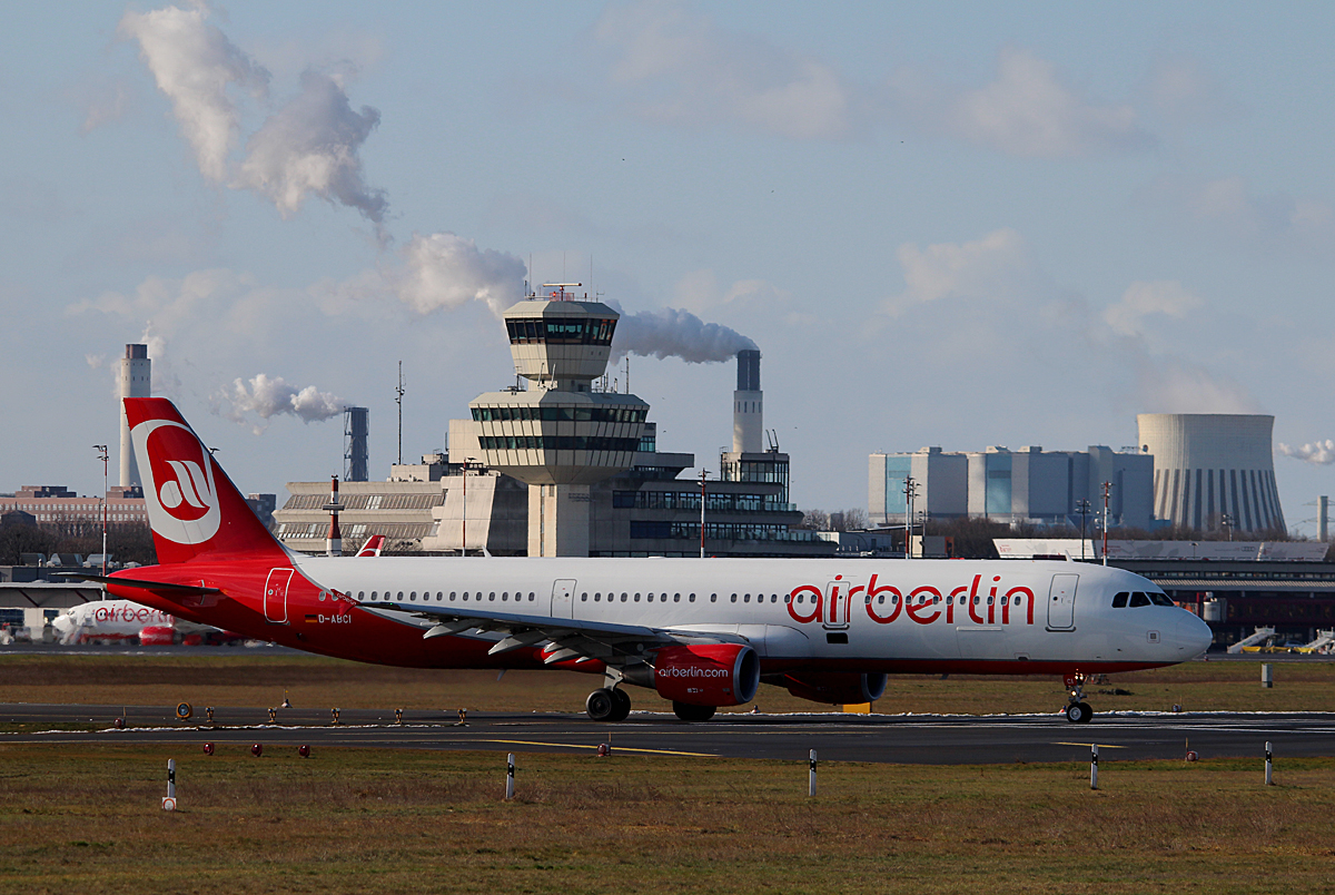 Air Berlin A 321-211 D-ABCI kurz vor dem Start in Berlin-Tegel am 08.02.2015