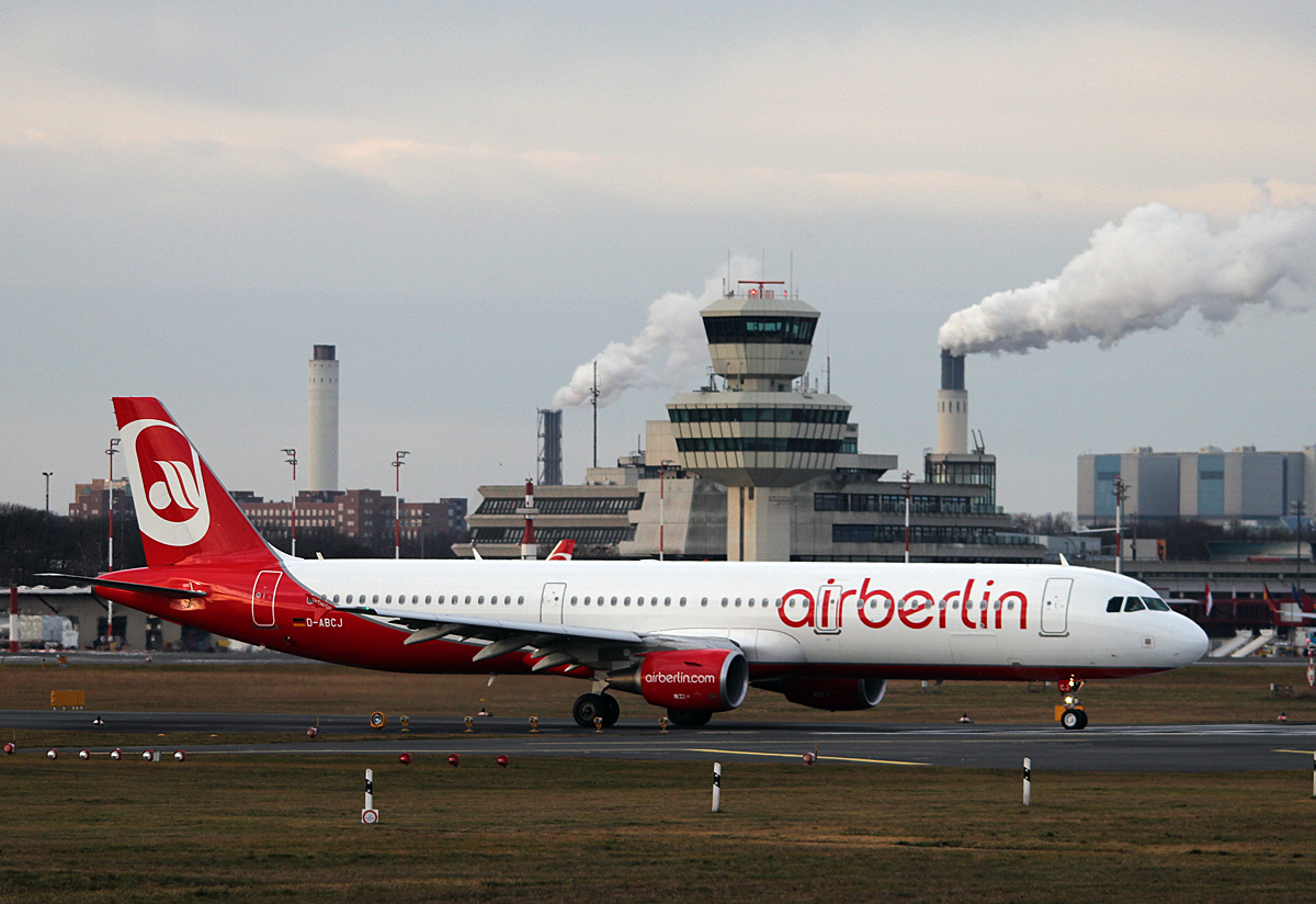Air Berlin A 321-211 D-ABCJ kurz vor dem Start in Berlin-Tegel am 08.02.2014