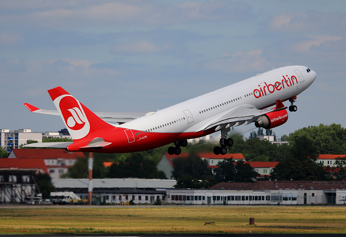 Air Berlin, Airbus A 330-223, D-ALPB, TXL, 20.07.2015