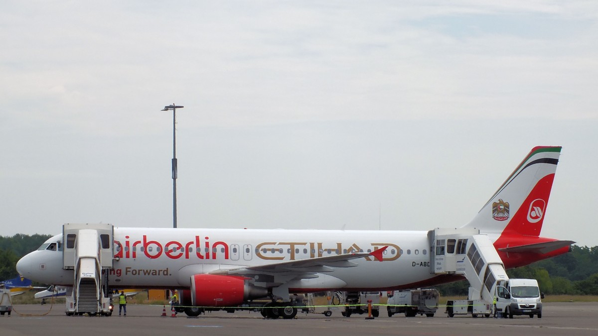 Air Berlin, Airbus A320-214, D-ABDU, SCN Saarbrücken(Ensheim), 13.06.2015