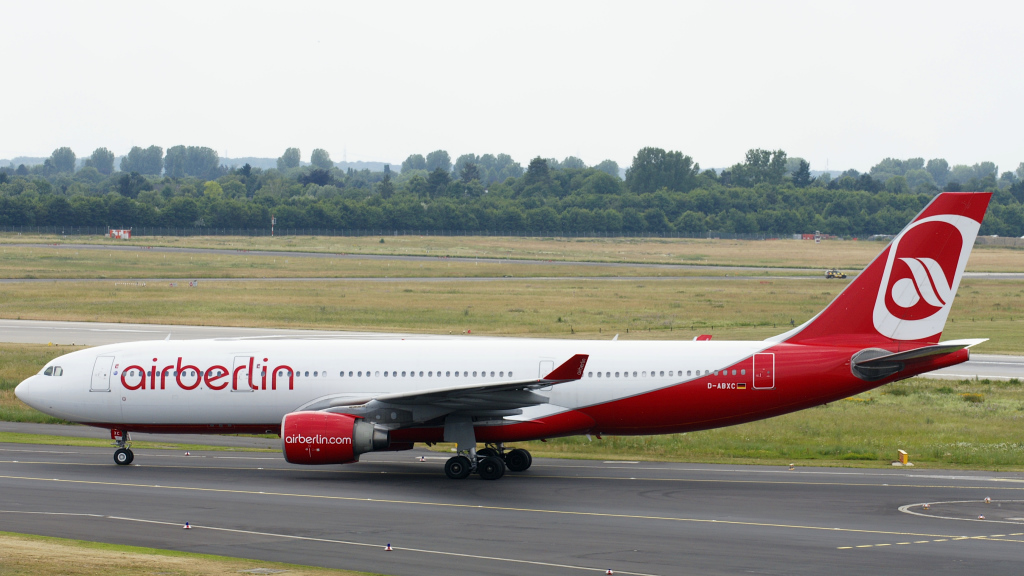 Air Berlin Airbus A330-223 D-ABXC EDDL-DUS, 14.06.2015