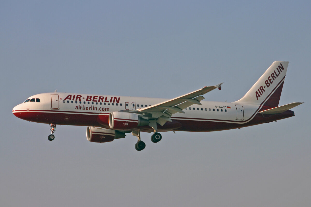 Air Berlin, D-ABDF, Airbus A320-214, msn: 2820, 18.Frbruar 2008, ZRH Zürich, Switzerland.