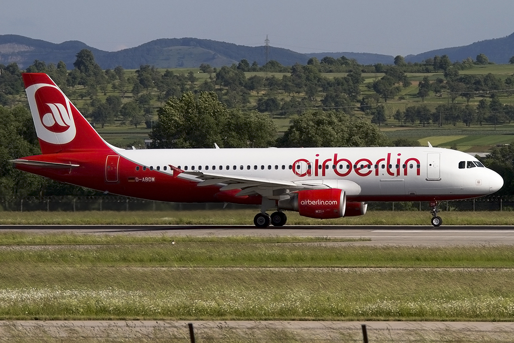 Air Berlin, D-ABDW, Airbus, A320-214, 02.06.2015, STR, Stuttgart, Germany 



