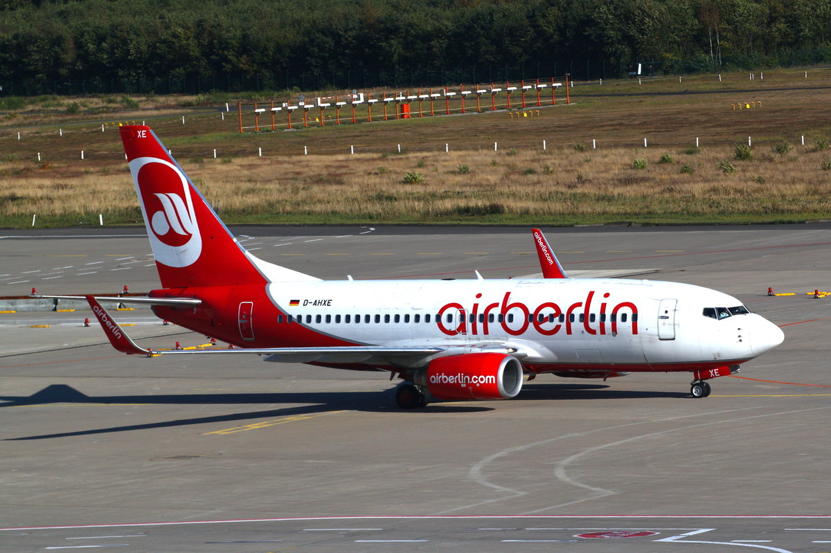 Air Berlin, D-AHXE, Boeing B737-7K5, Köln-Bonn (CGN), rollt zum Start nach Berlin-Tegel (TXL). 16.10.2016