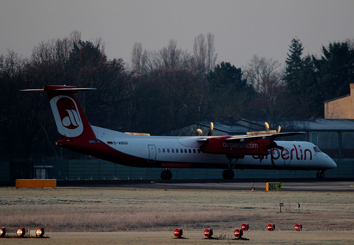 Air Berlin DHC-8-402Q D-ABQG kurz vor dem Start in Berlin-Tegel am 18.01.2015