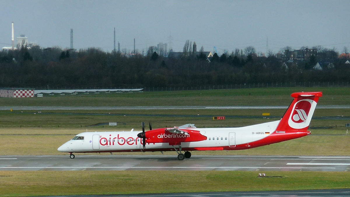 Air Berlin DHC8-400 D-ABQG in DUS, 12.4.13